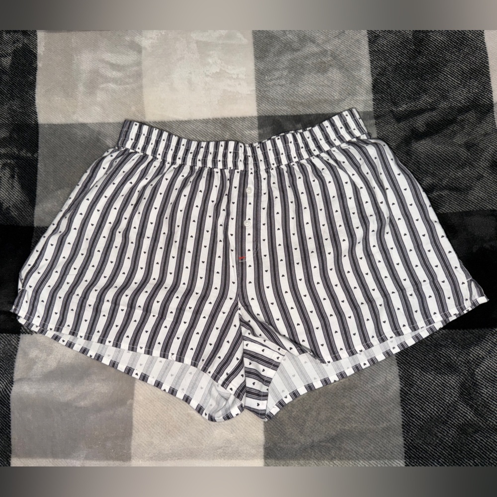 Women’s Small Aerie Black and White Striped Boxer Leisure Heart Shorts